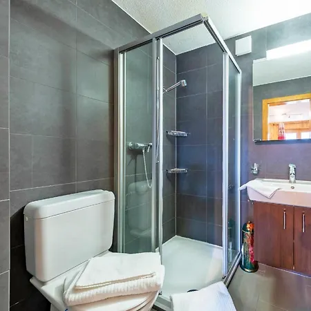 A Luxurious 6 Person With Superb View Alpesi faház